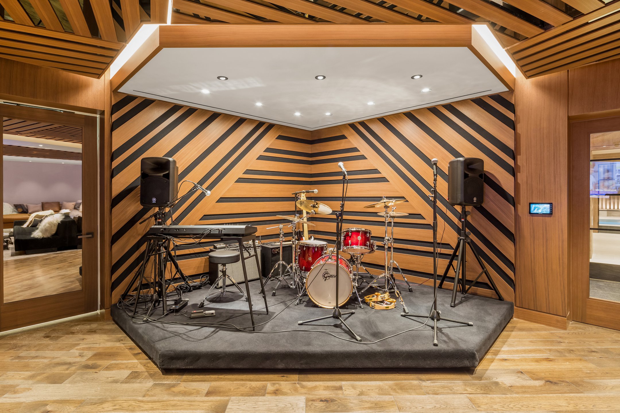 Lenny Kravitz - designed Sound Lounge